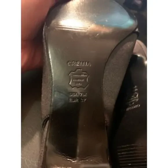 The Touch of Nina Black Satin w/diamond accent Size 7 - Picture 3 of 6